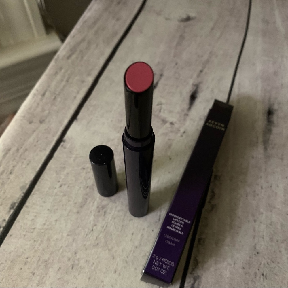 New Kevyn Aucoin Unforgettable Lipstick - Legendary - Cream 2g full size - Picture 2 of 3